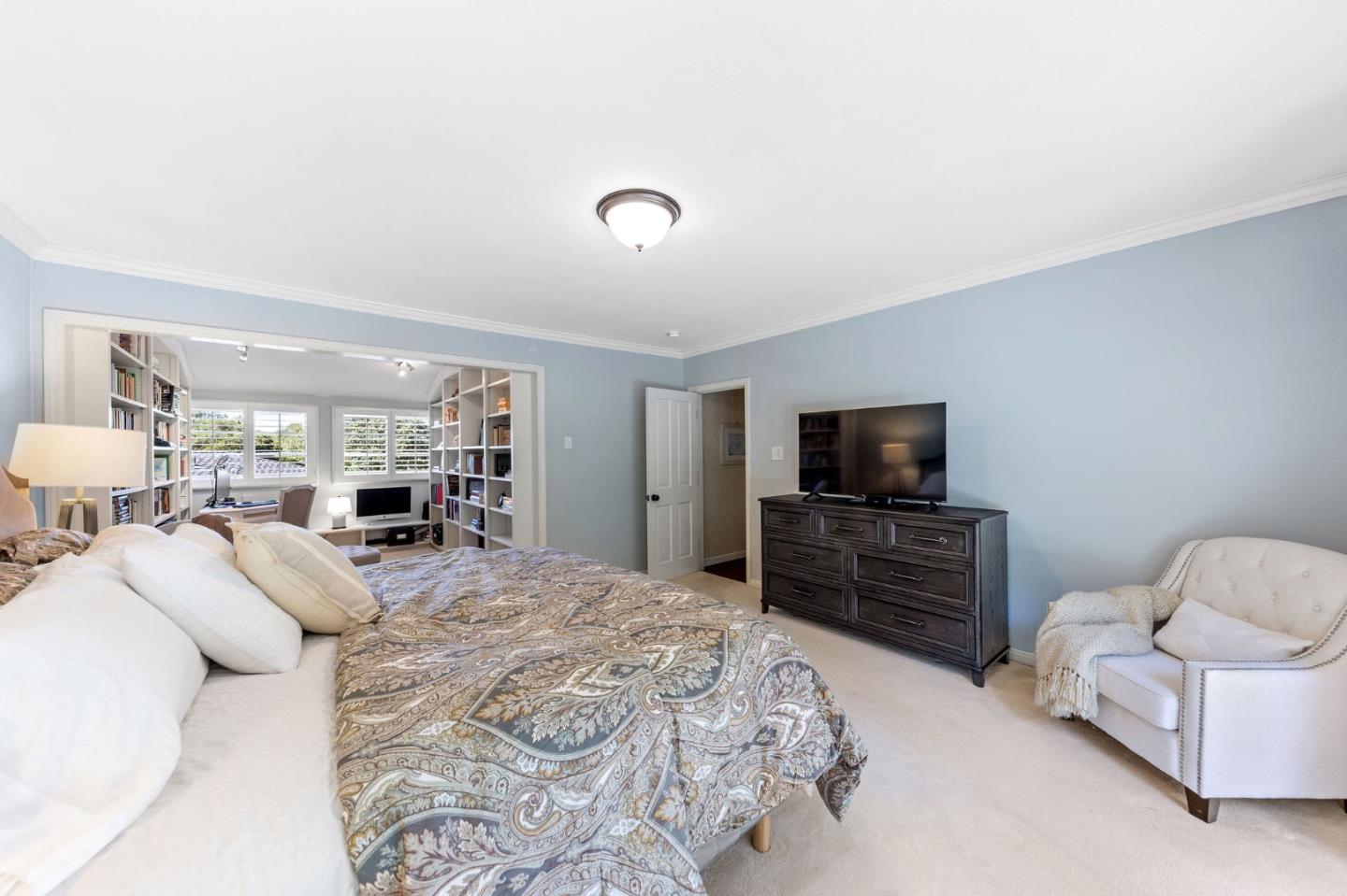 Detail Gallery Image 33 of 102 For 401 Hillsborough Blvd, Hillsborough,  CA 94010 - 4 Beds | 3 Baths