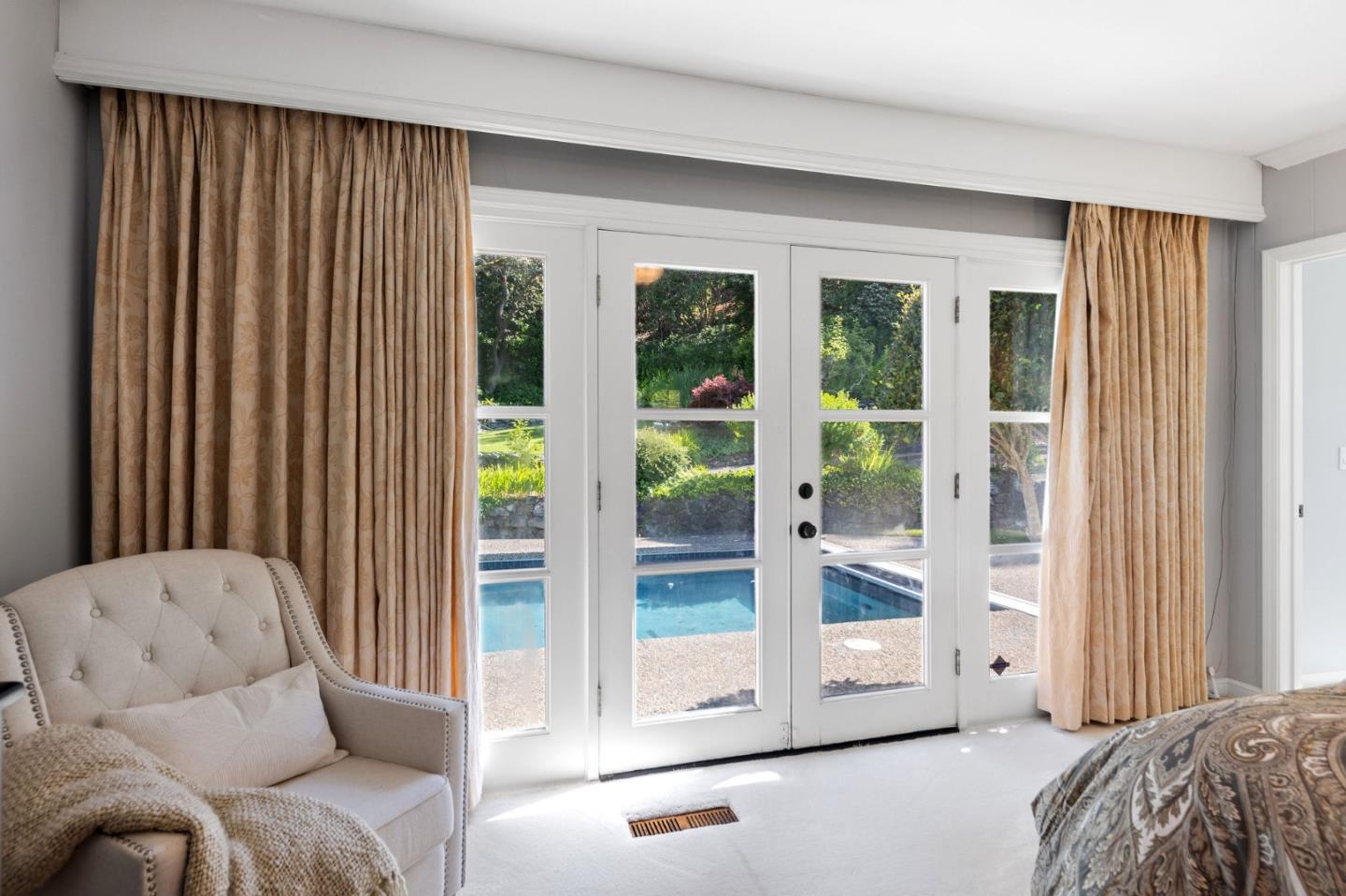 Detail Gallery Image 34 of 102 For 401 Hillsborough Blvd, Hillsborough,  CA 94010 - 4 Beds | 3 Baths