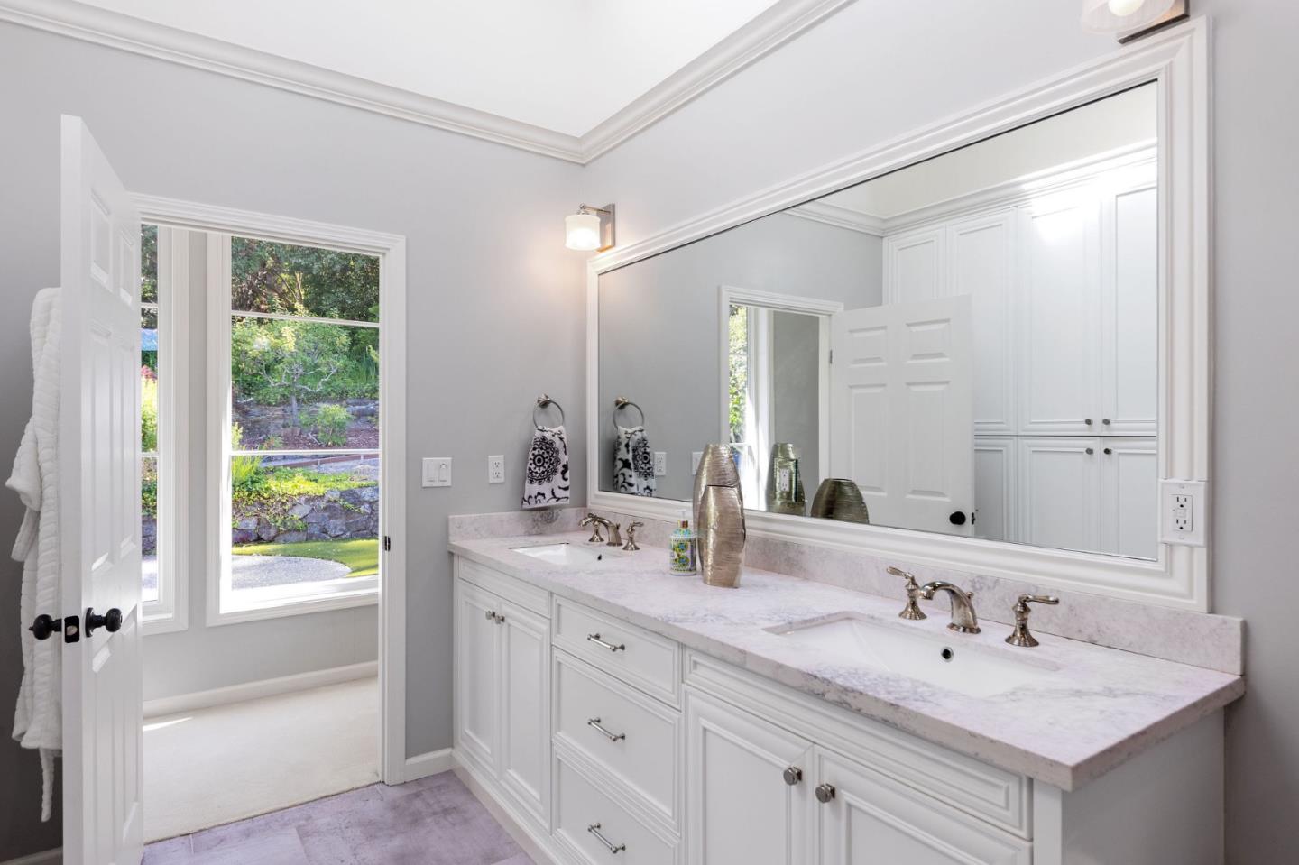 Detail Gallery Image 41 of 102 For 401 Hillsborough Blvd, Hillsborough,  CA 94010 - 4 Beds | 3 Baths