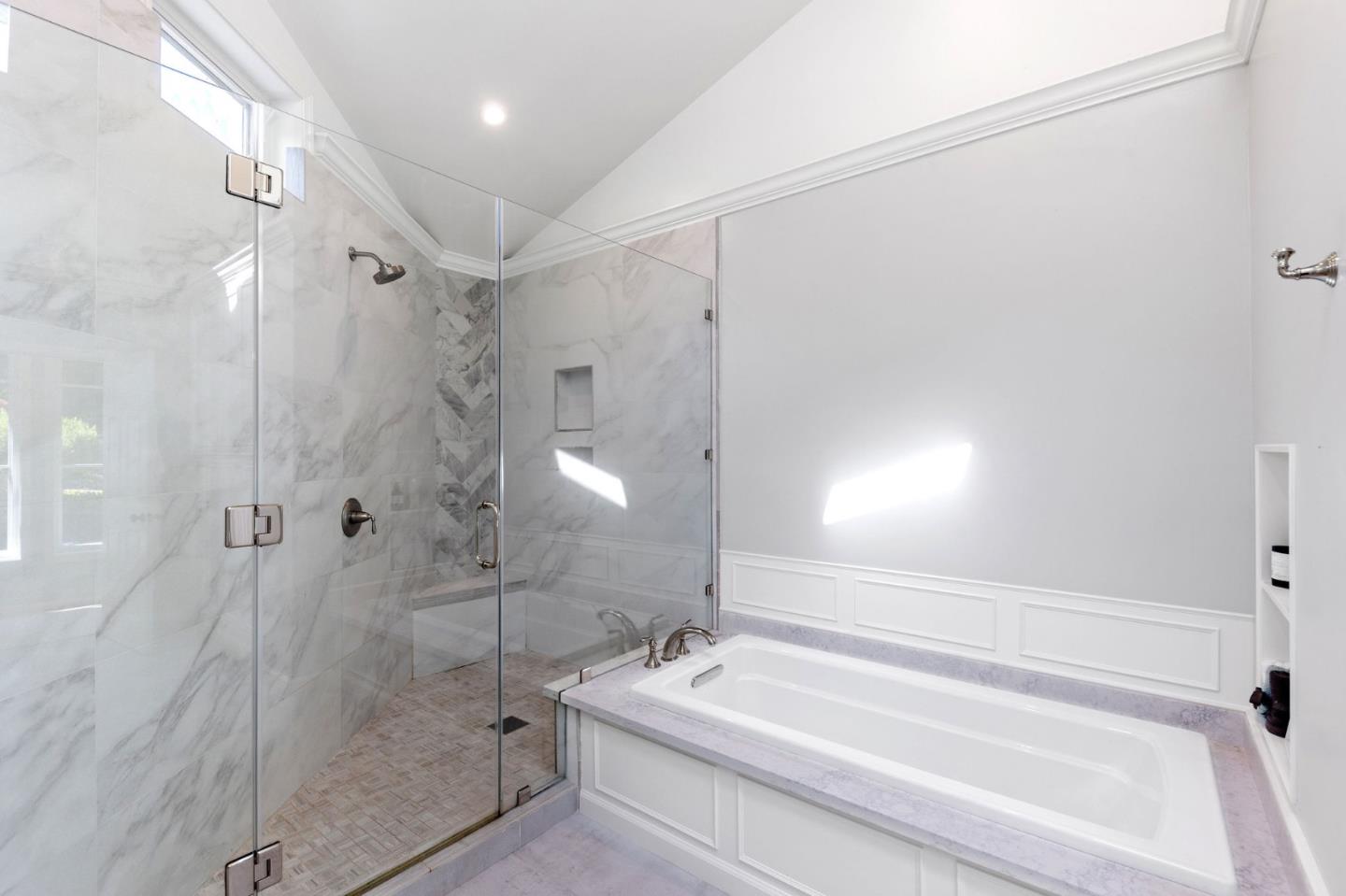 Detail Gallery Image 43 of 102 For 401 Hillsborough Blvd, Hillsborough,  CA 94010 - 4 Beds | 3 Baths