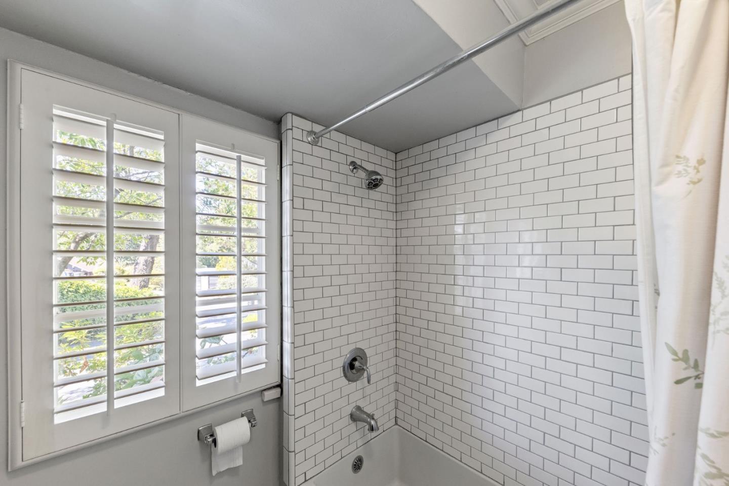 Detail Gallery Image 59 of 102 For 401 Hillsborough Blvd, Hillsborough,  CA 94010 - 4 Beds | 3 Baths