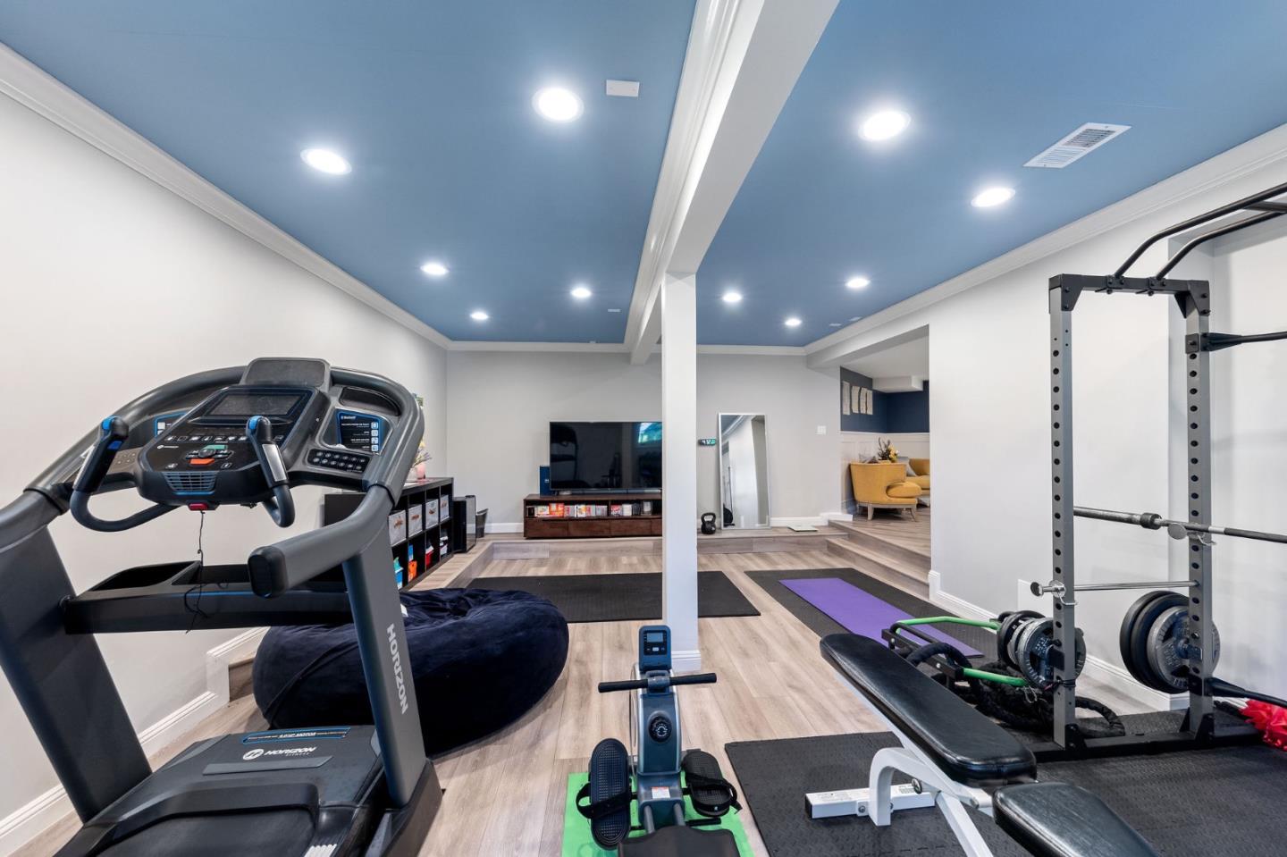 Detail Gallery Image 73 of 102 For 401 Hillsborough Blvd, Hillsborough,  CA 94010 - 4 Beds | 3 Baths
