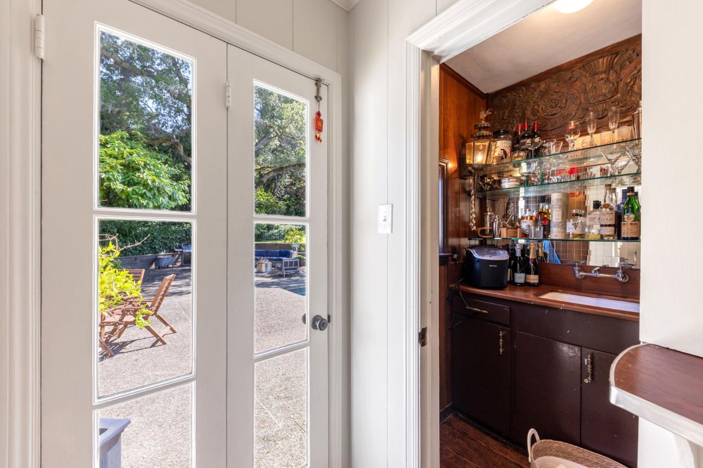 Detail Gallery Image 79 of 102 For 401 Hillsborough Blvd, Hillsborough,  CA 94010 - 4 Beds | 3 Baths