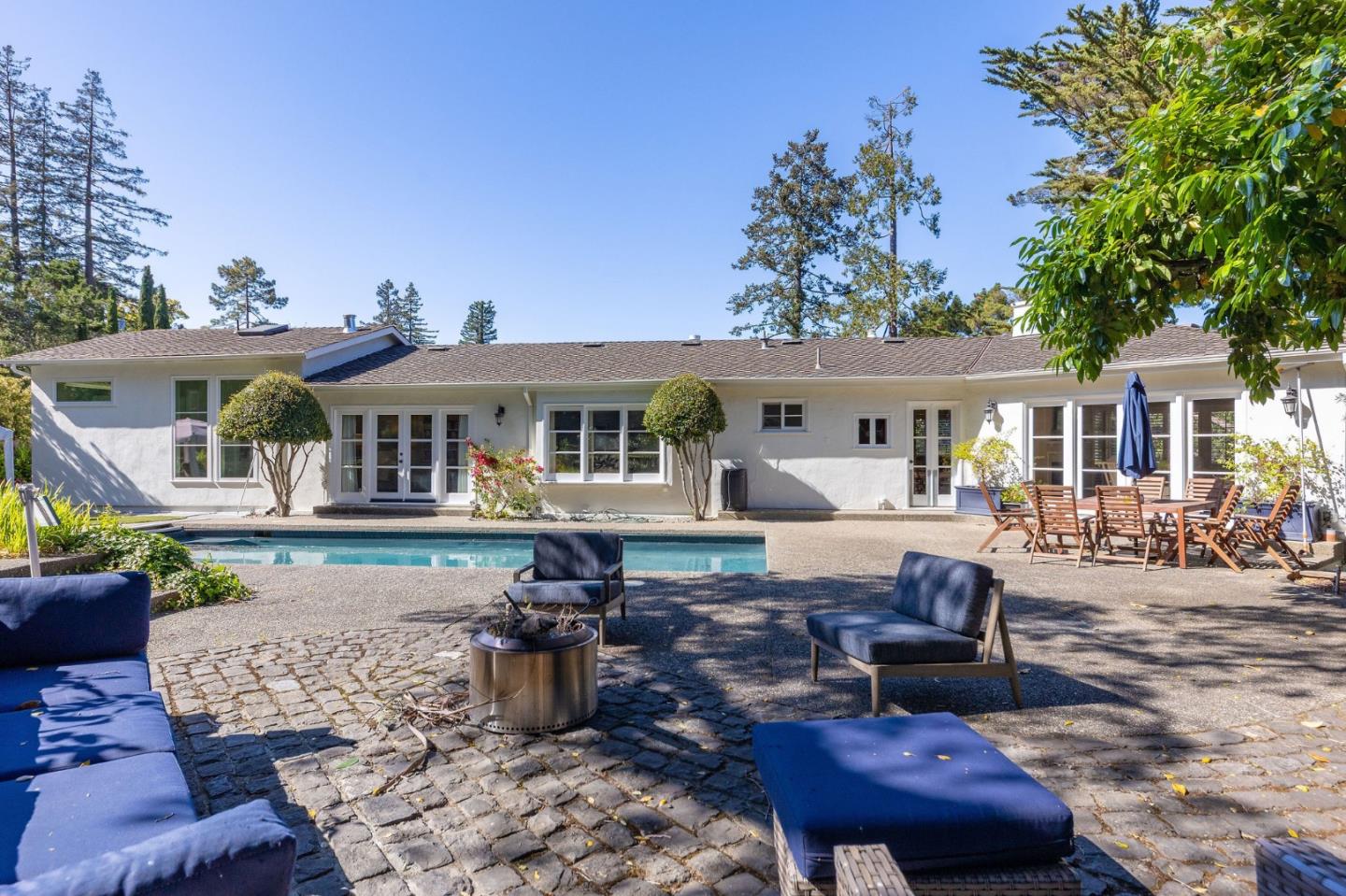 Detail Gallery Image 81 of 102 For 401 Hillsborough Blvd, Hillsborough,  CA 94010 - 4 Beds | 3 Baths