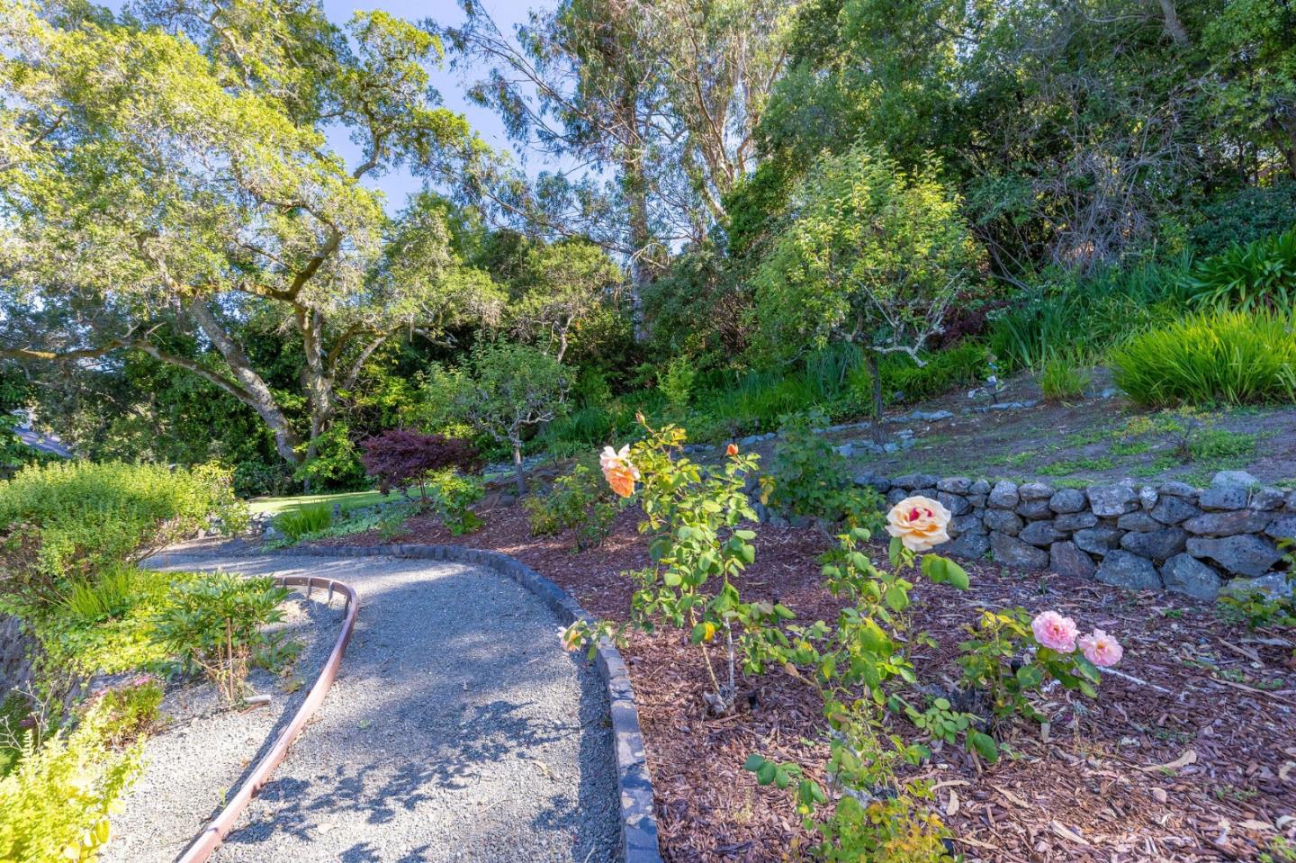 Detail Gallery Image 94 of 102 For 401 Hillsborough Blvd, Hillsborough,  CA 94010 - 4 Beds | 3 Baths