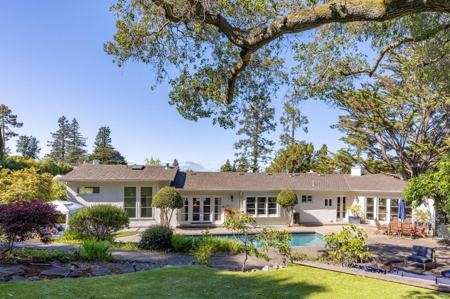 Detail Gallery Image 97 of 102 For 401 Hillsborough Blvd, Hillsborough,  CA 94010 - 4 Beds | 3 Baths