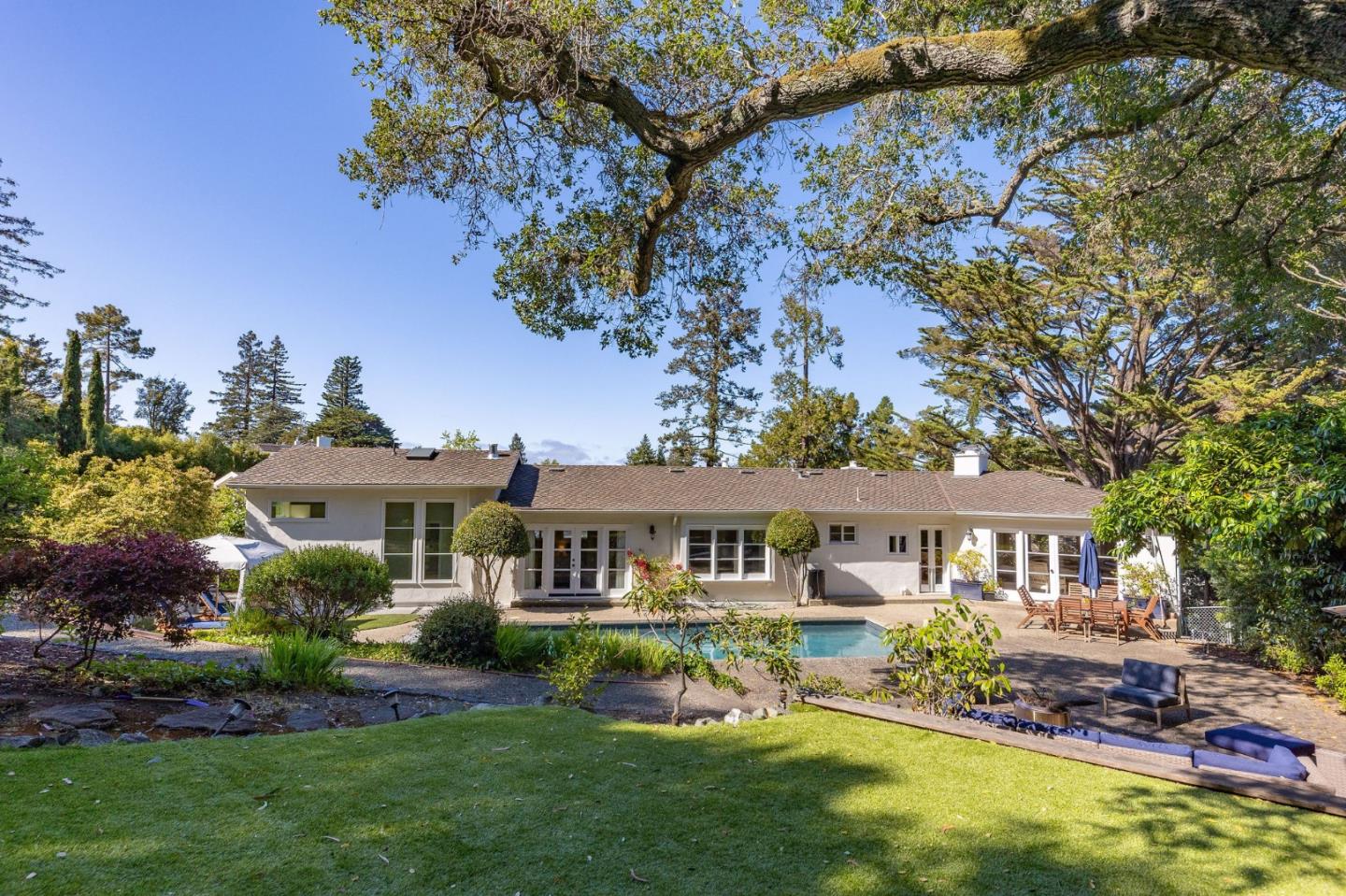 Detail Gallery Image 98 of 102 For 401 Hillsborough Blvd, Hillsborough,  CA 94010 - 4 Beds | 3 Baths
