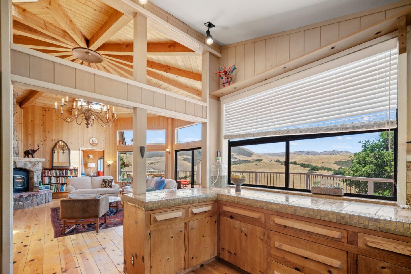 Detail Gallery Image 13 of 44 For 31420 via La Naranga, Carmel Valley,  CA 93924 - 5 Beds | 4 Baths