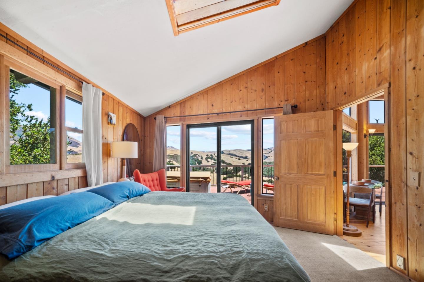 Detail Gallery Image 16 of 44 For 31420 via La Naranga, Carmel Valley,  CA 93924 - 5 Beds | 4 Baths