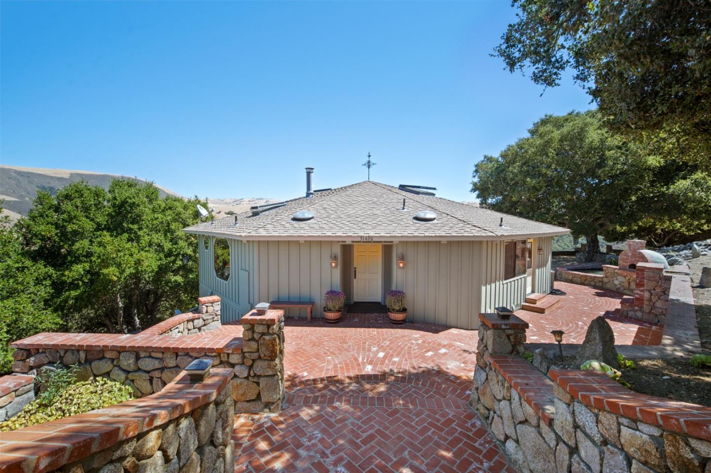 Detail Gallery Image 2 of 44 For 31420 via La Naranga, Carmel Valley,  CA 93924 - 5 Beds | 4 Baths