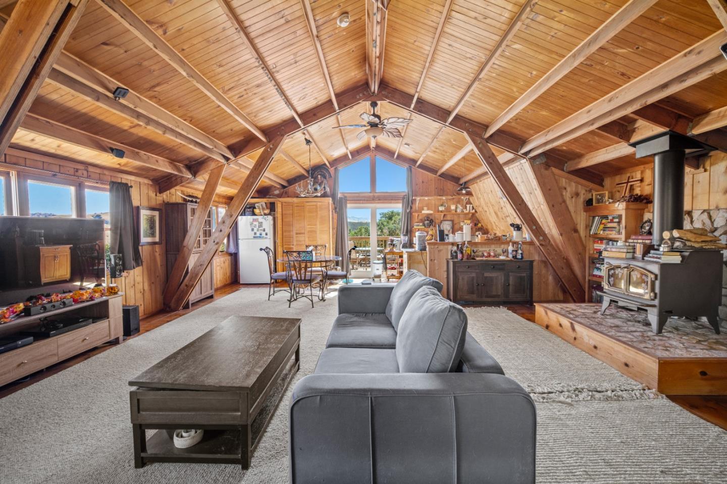Detail Gallery Image 33 of 44 For 31420 via La Naranga, Carmel Valley,  CA 93924 - 5 Beds | 4 Baths