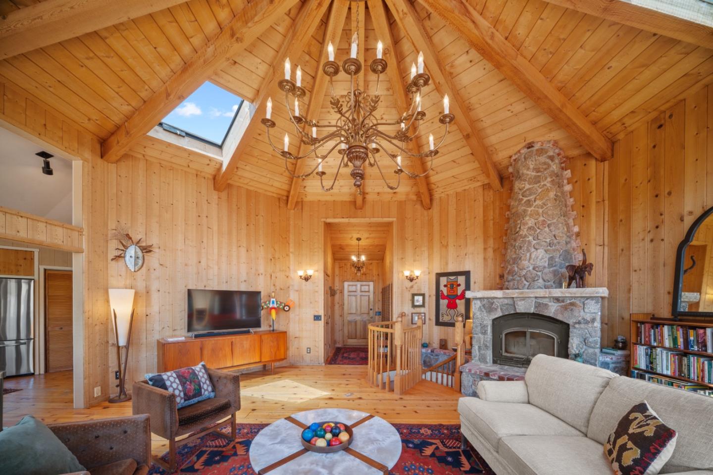 Detail Gallery Image 7 of 44 For 31420 via La Naranga, Carmel Valley,  CA 93924 - 5 Beds | 4 Baths