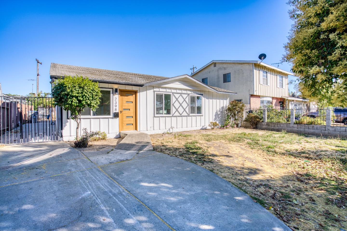 Detail Gallery Image 2 of 33 For 2398 Arden Way, San Jose,  CA 95122 - 4 Beds | 1 Baths