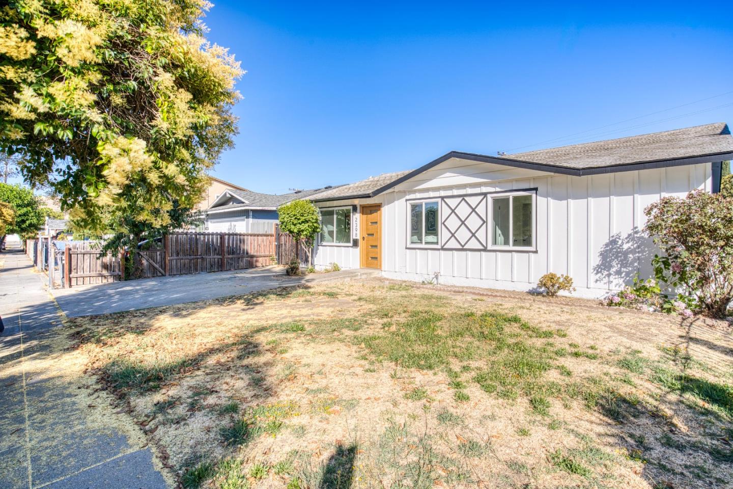 Detail Gallery Image 4 of 33 For 2398 Arden Way, San Jose,  CA 95122 - 4 Beds | 1 Baths