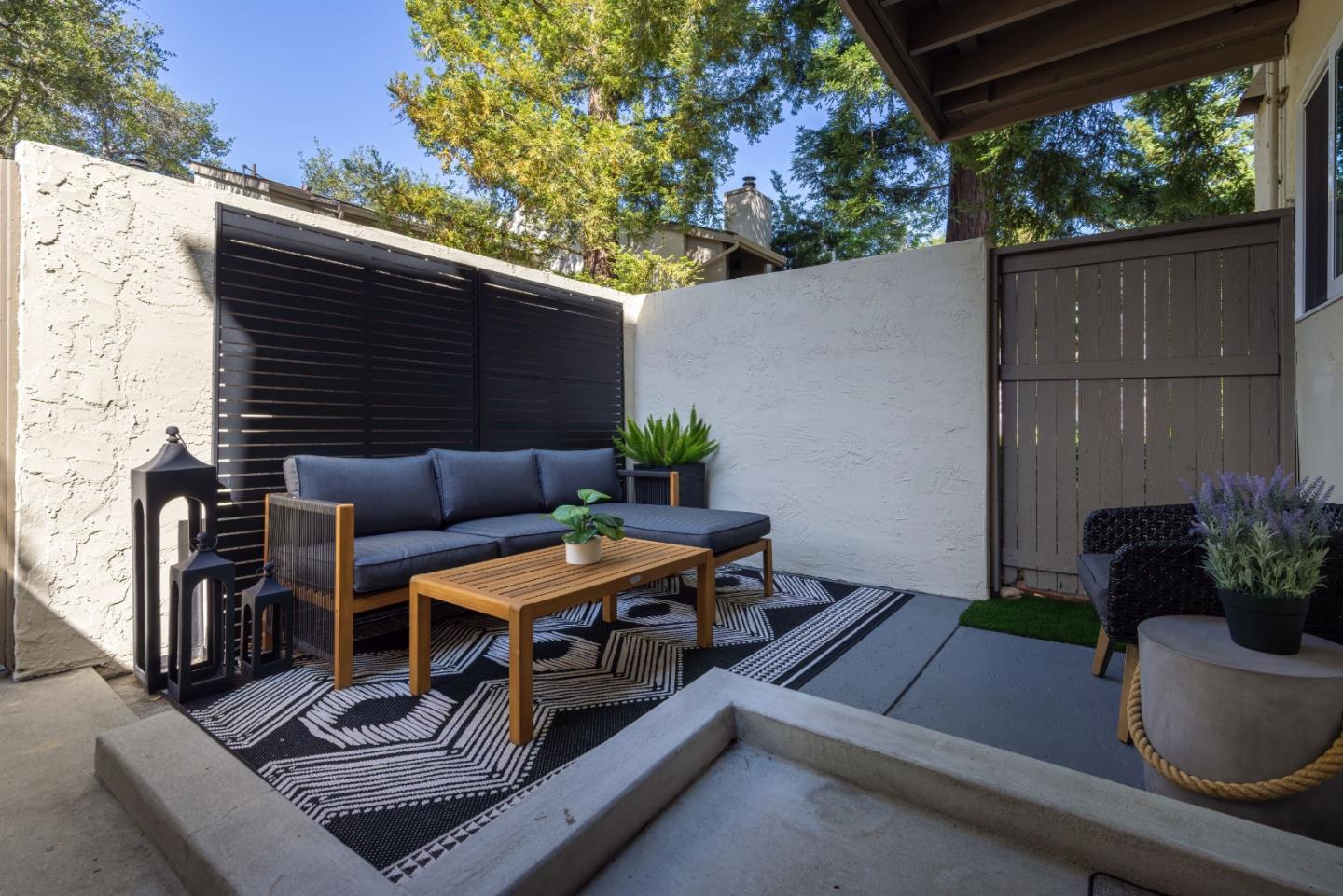 Detail Gallery Image 3 of 29 For 19113 Vineyard Ln, Saratoga,  CA 95070 - 1 Beds | 1 Baths