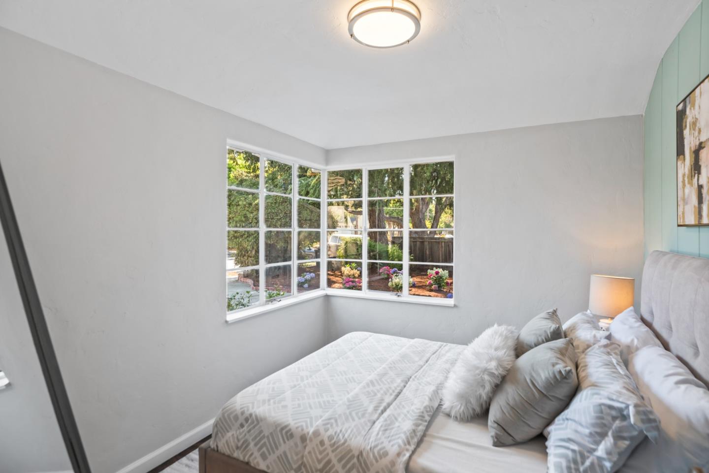 Detail Gallery Image 16 of 30 For 1460 Latham St, Mountain View,  CA 94041 - 2 Beds | 1 Baths