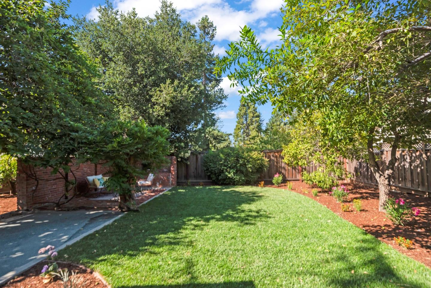 Detail Gallery Image 26 of 30 For 1460 Latham St, Mountain View,  CA 94041 - 2 Beds | 1 Baths