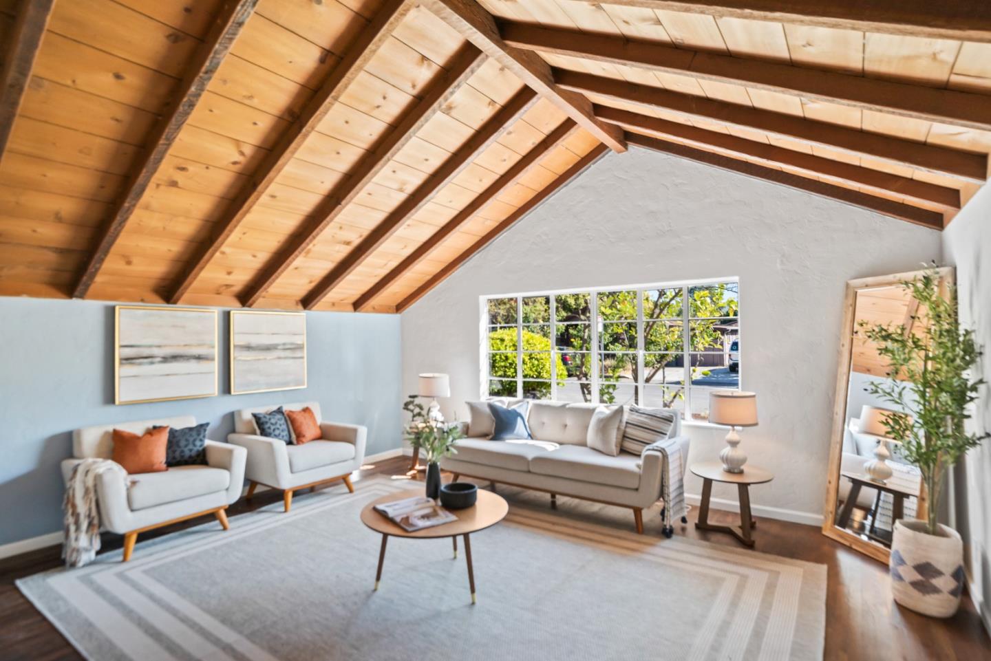 Detail Gallery Image 4 of 30 For 1460 Latham St, Mountain View,  CA 94041 - 2 Beds | 1 Baths