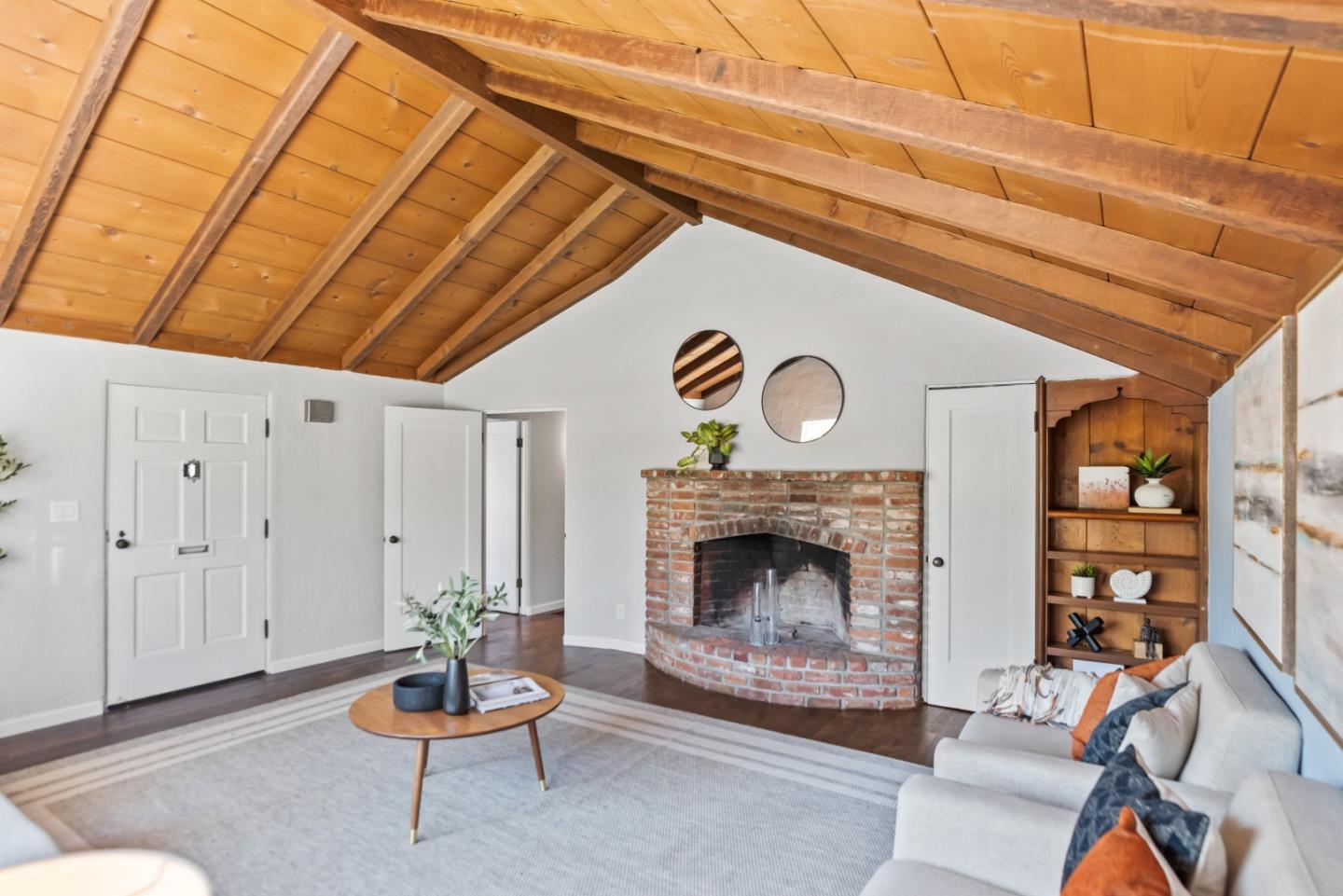 Detail Gallery Image 7 of 30 For 1460 Latham St, Mountain View,  CA 94041 - 2 Beds | 1 Baths