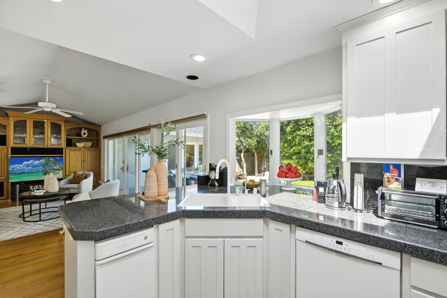Detail Gallery Image 13 of 38 For 6182 Calle Del Conejo, San Jose,  CA 95120 - 3 Beds | 2 Baths