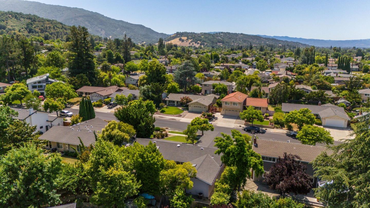 Detail Gallery Image 4 of 38 For 6182 Calle Del Conejo, San Jose,  CA 95120 - 3 Beds | 2 Baths