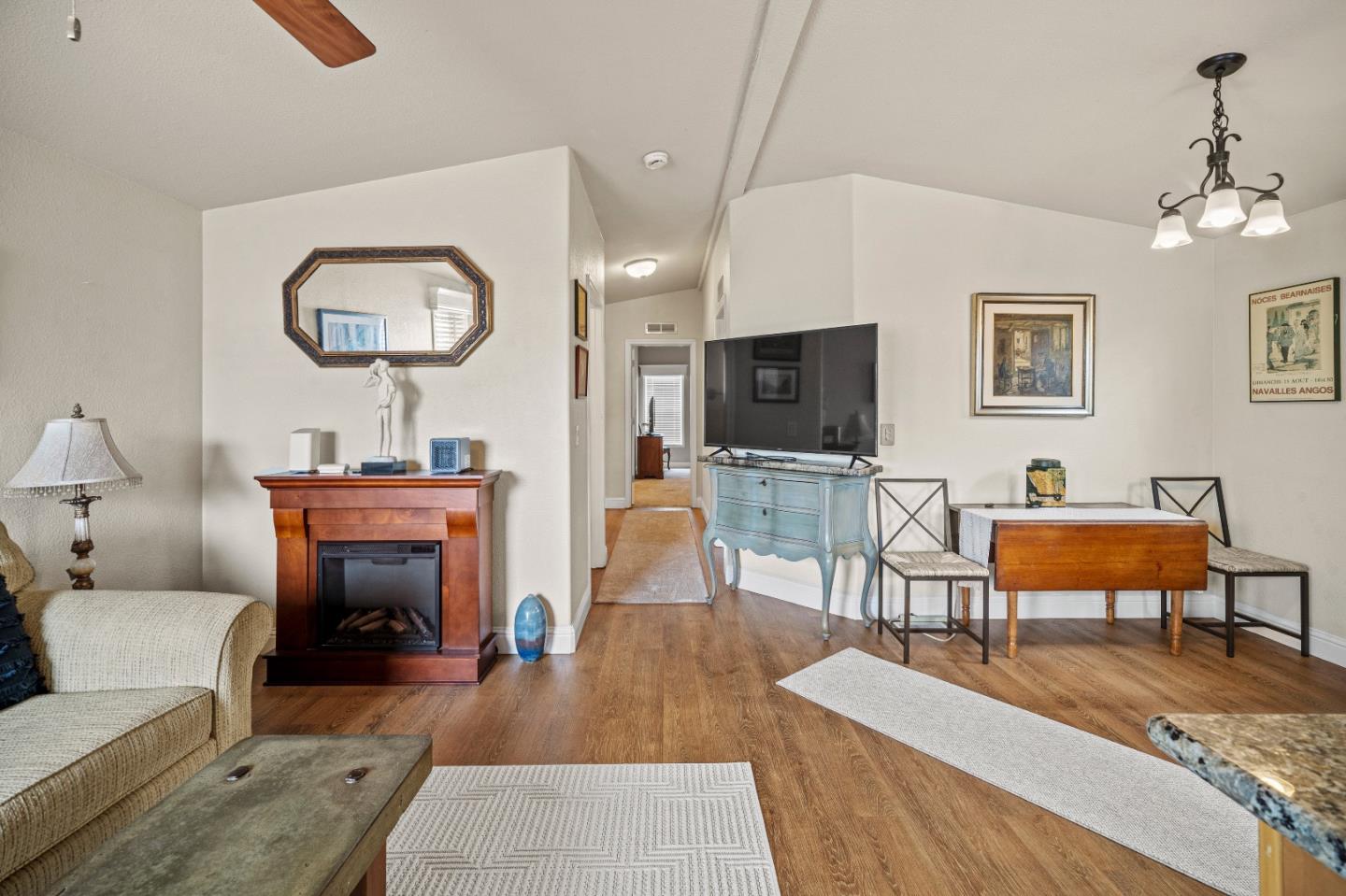Detail Gallery Image 3 of 25 For 1146 Birch #50,  Seaside,  CA 93955 - 2 Beds | 2 Baths