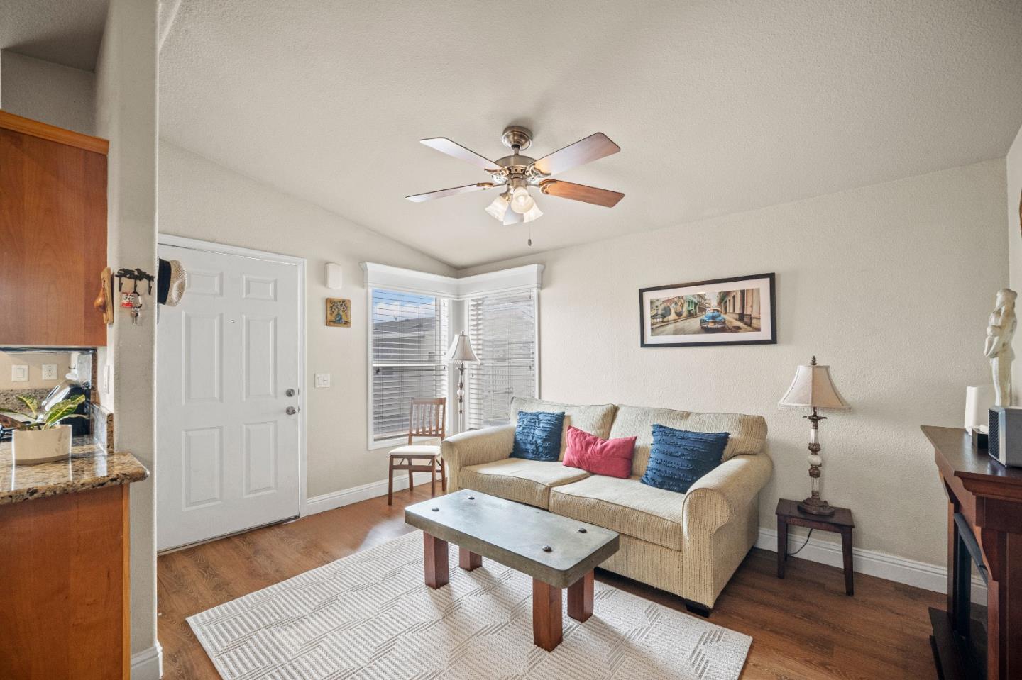 Detail Gallery Image 6 of 25 For 1146 Birch #50,  Seaside,  CA 93955 - 2 Beds | 2 Baths
