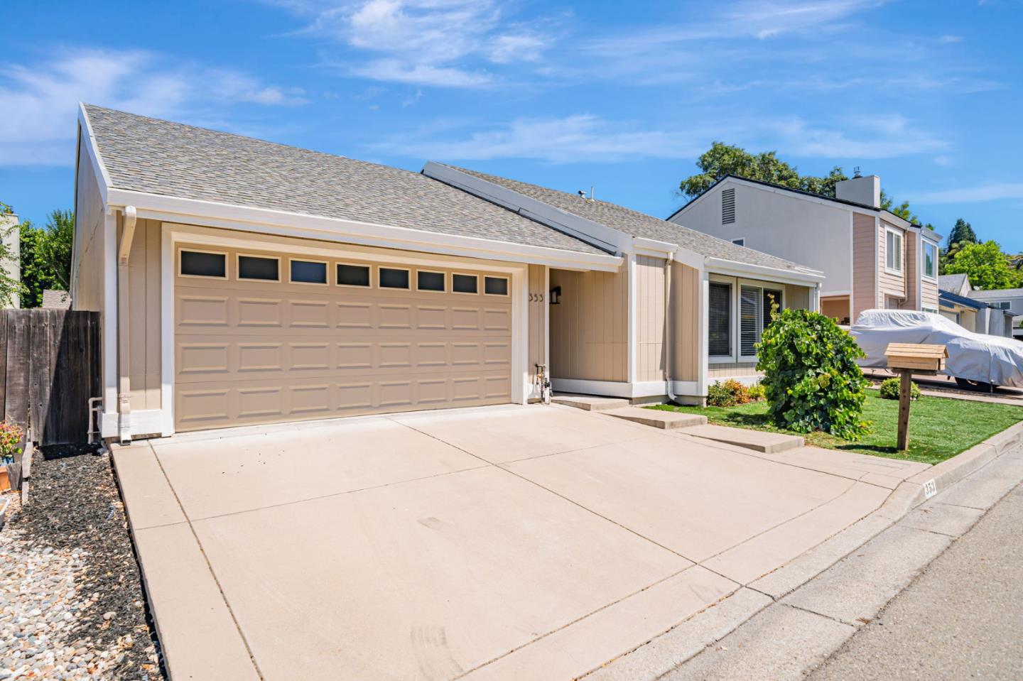 Detail Gallery Image 2 of 26 For 353 Meadowood Cir, San Ramon,  CA 94583 - 3 Beds | 2 Baths