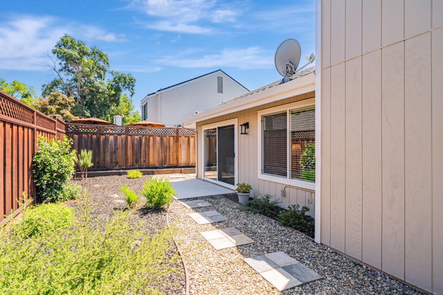 Detail Gallery Image 24 of 26 For 353 Meadowood Cir, San Ramon,  CA 94583 - 3 Beds | 2 Baths