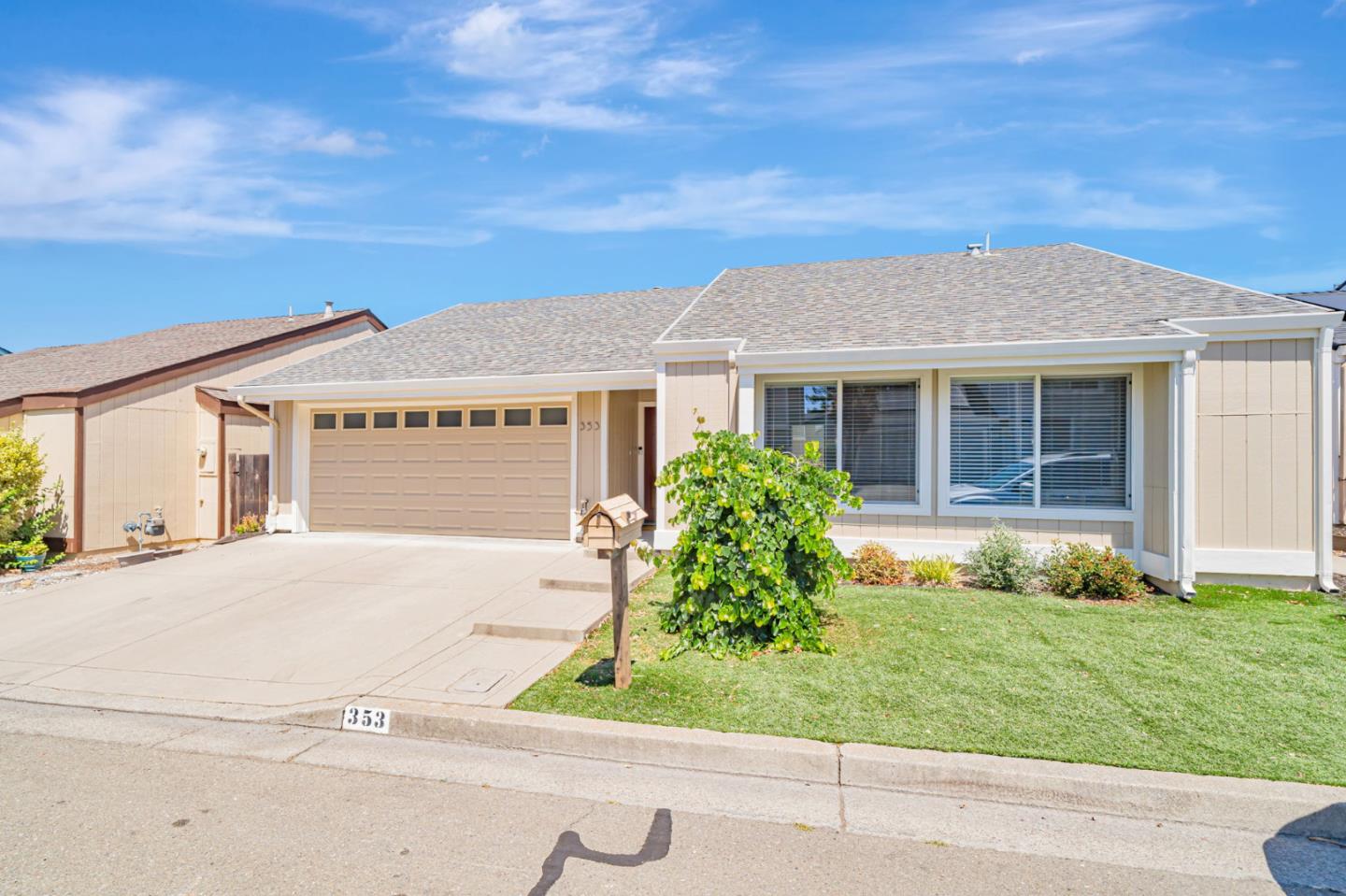 Detail Gallery Image 3 of 26 For 353 Meadowood Cir, San Ramon,  CA 94583 - 3 Beds | 2 Baths