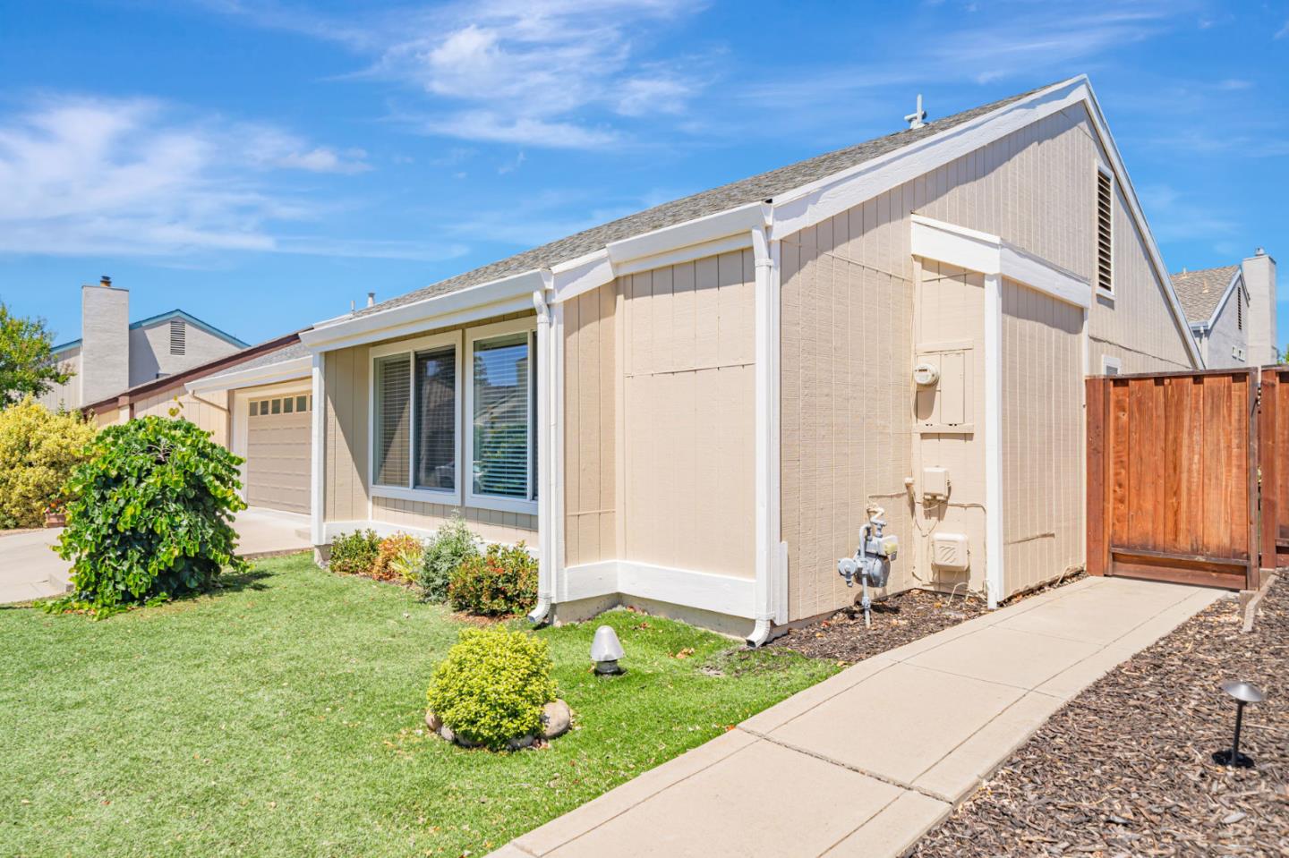 Detail Gallery Image 4 of 26 For 353 Meadowood Cir, San Ramon,  CA 94583 - 3 Beds | 2 Baths