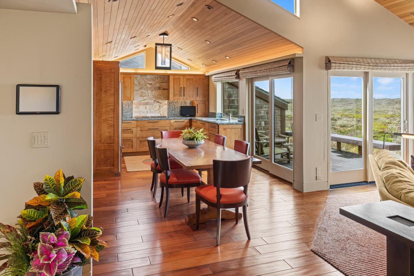 Detail Gallery Image 5 of 31 For 188 Monterey Dunes Way, Moss Landing,  CA 95039 - 2 Beds | 2 Baths