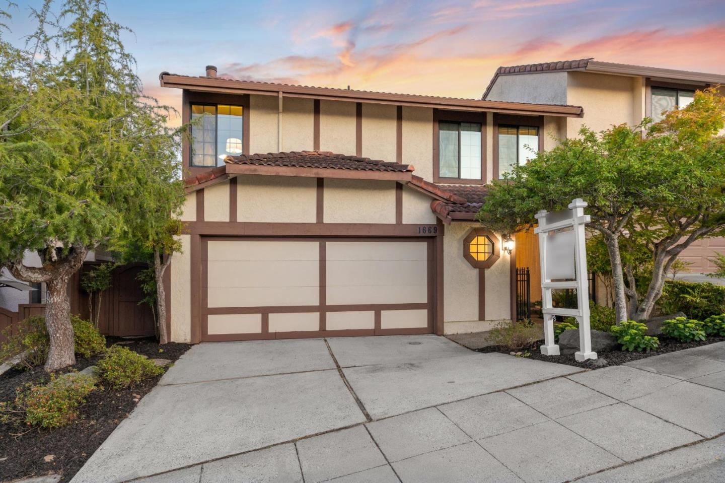 Detail Gallery Image 3 of 59 For 1669 Toyon Ct, San Mateo,  CA 94403 - 3 Beds | 2/1 Baths