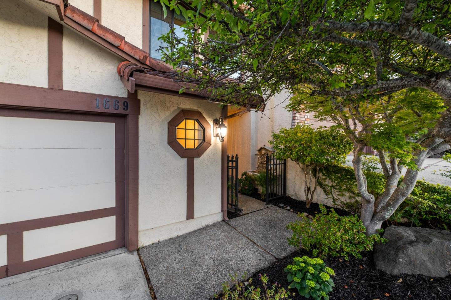 Detail Gallery Image 4 of 59 For 1669 Toyon Ct, San Mateo,  CA 94403 - 3 Beds | 2/1 Baths