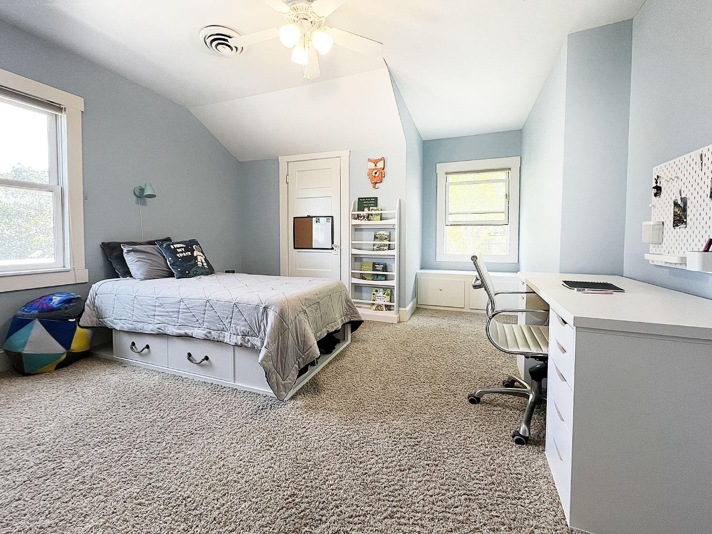 Detail Gallery Image 10 of 26 For 1812 Sanchez Ave, Burlingame,  CA 94010 - 3 Beds | 2/1 Baths
