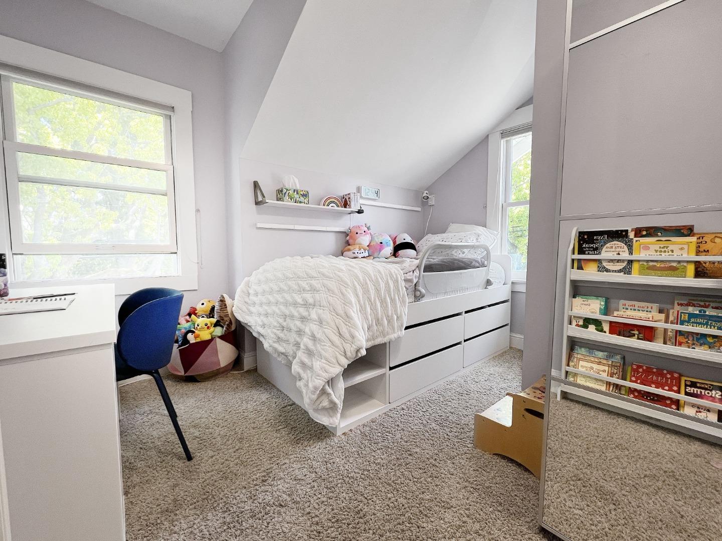 Detail Gallery Image 13 of 26 For 1812 Sanchez Ave, Burlingame,  CA 94010 - 3 Beds | 2/1 Baths