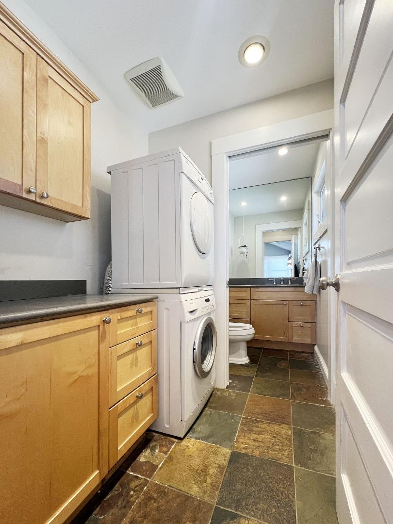 Detail Gallery Image 17 of 26 For 1812 Sanchez Ave, Burlingame,  CA 94010 - 3 Beds | 2/1 Baths