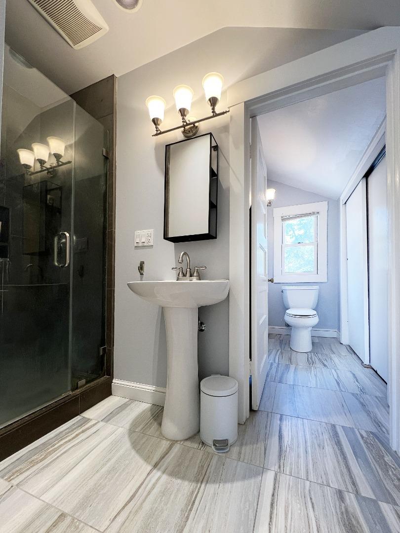 Detail Gallery Image 18 of 26 For 1812 Sanchez Ave, Burlingame,  CA 94010 - 3 Beds | 2/1 Baths