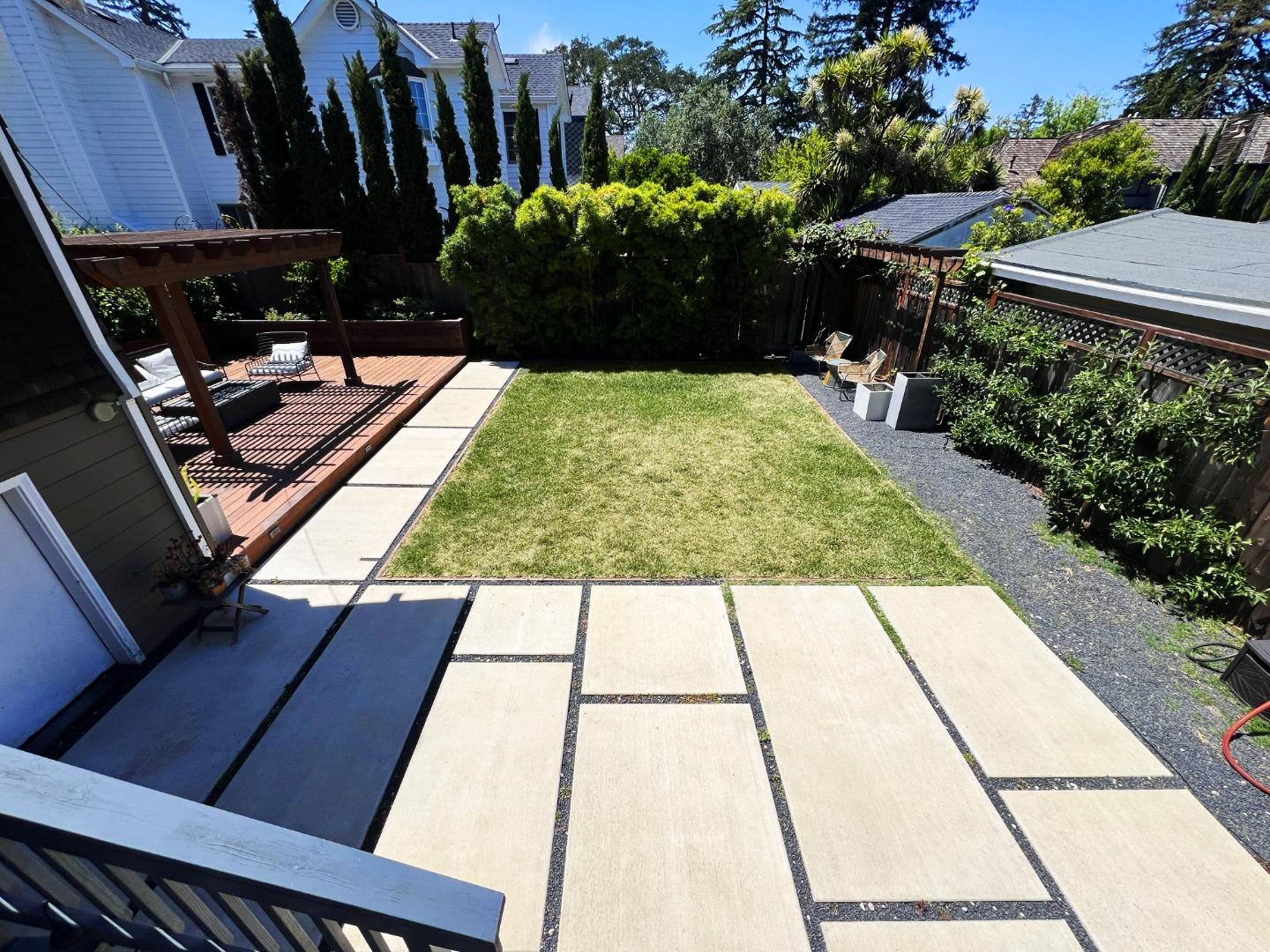 Detail Gallery Image 3 of 26 For 1812 Sanchez Ave, Burlingame,  CA 94010 - 3 Beds | 2/1 Baths