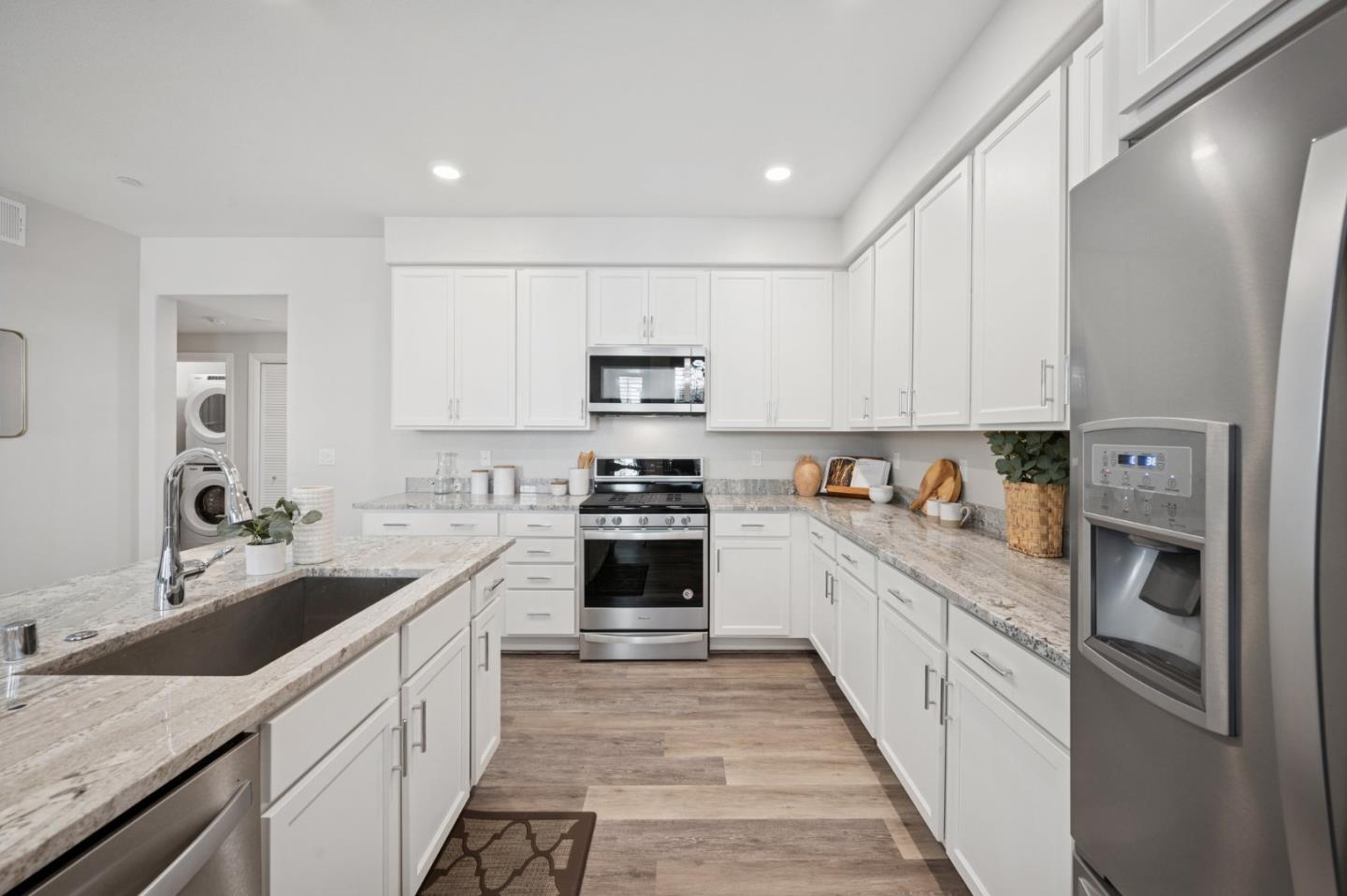 Detail Gallery Image 7 of 35 For 1452 Nightshade Rd #40,  Milpitas,  CA 95035 - 1 Beds | 2 Baths