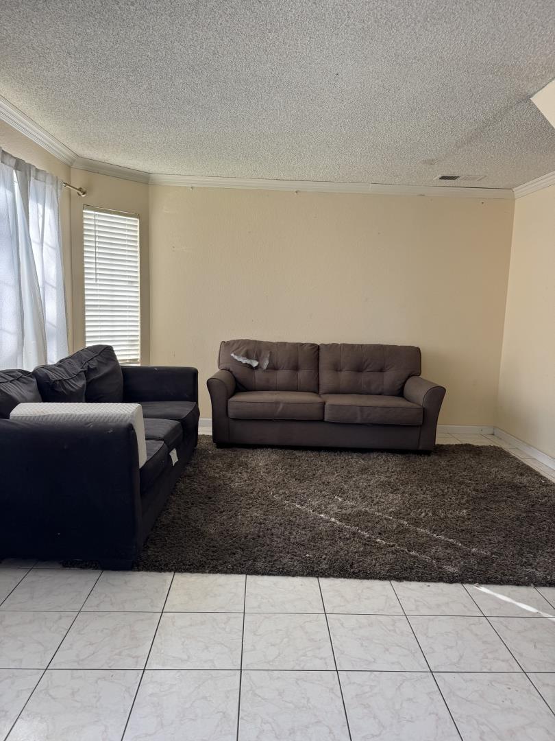 Detail Gallery Image 8 of 10 For 1599 Clampett Way, San Jose,  CA 95131 - 4 Beds | 2/1 Baths
