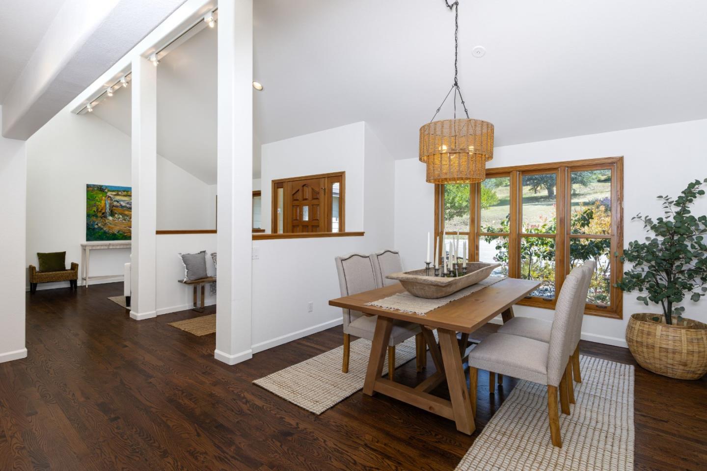 Detail Gallery Image 11 of 53 For 573 Meadow Rd, Aptos,  CA 95003 - 4 Beds | 3/1 Baths