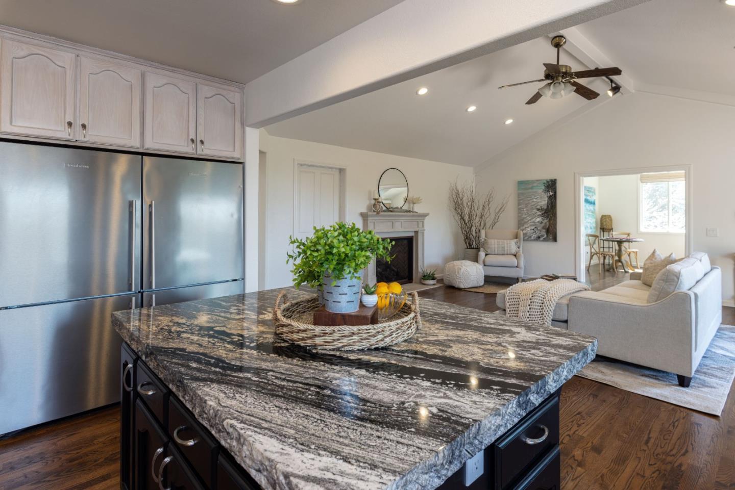 Detail Gallery Image 17 of 53 For 573 Meadow Rd, Aptos,  CA 95003 - 4 Beds | 3/1 Baths