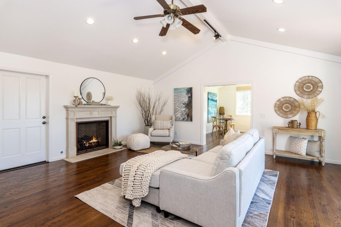 Detail Gallery Image 21 of 53 For 573 Meadow Rd, Aptos,  CA 95003 - 4 Beds | 3/1 Baths