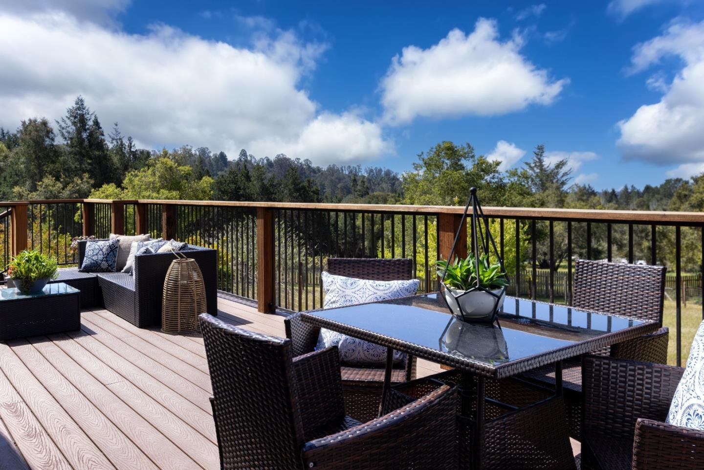 Detail Gallery Image 26 of 53 For 573 Meadow Rd, Aptos,  CA 95003 - 4 Beds | 3/1 Baths