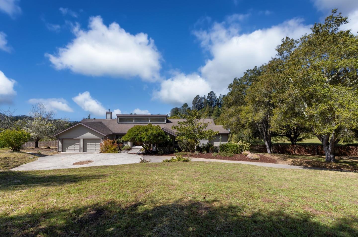 Detail Gallery Image 3 of 53 For 573 Meadow Rd, Aptos,  CA 95003 - 4 Beds | 3/1 Baths