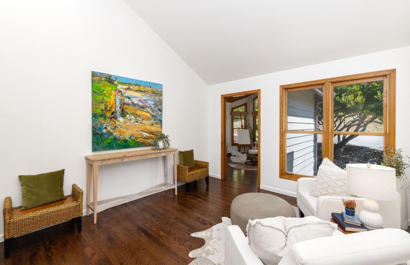 Detail Gallery Image 8 of 53 For 573 Meadow Rd, Aptos,  CA 95003 - 4 Beds | 3/1 Baths