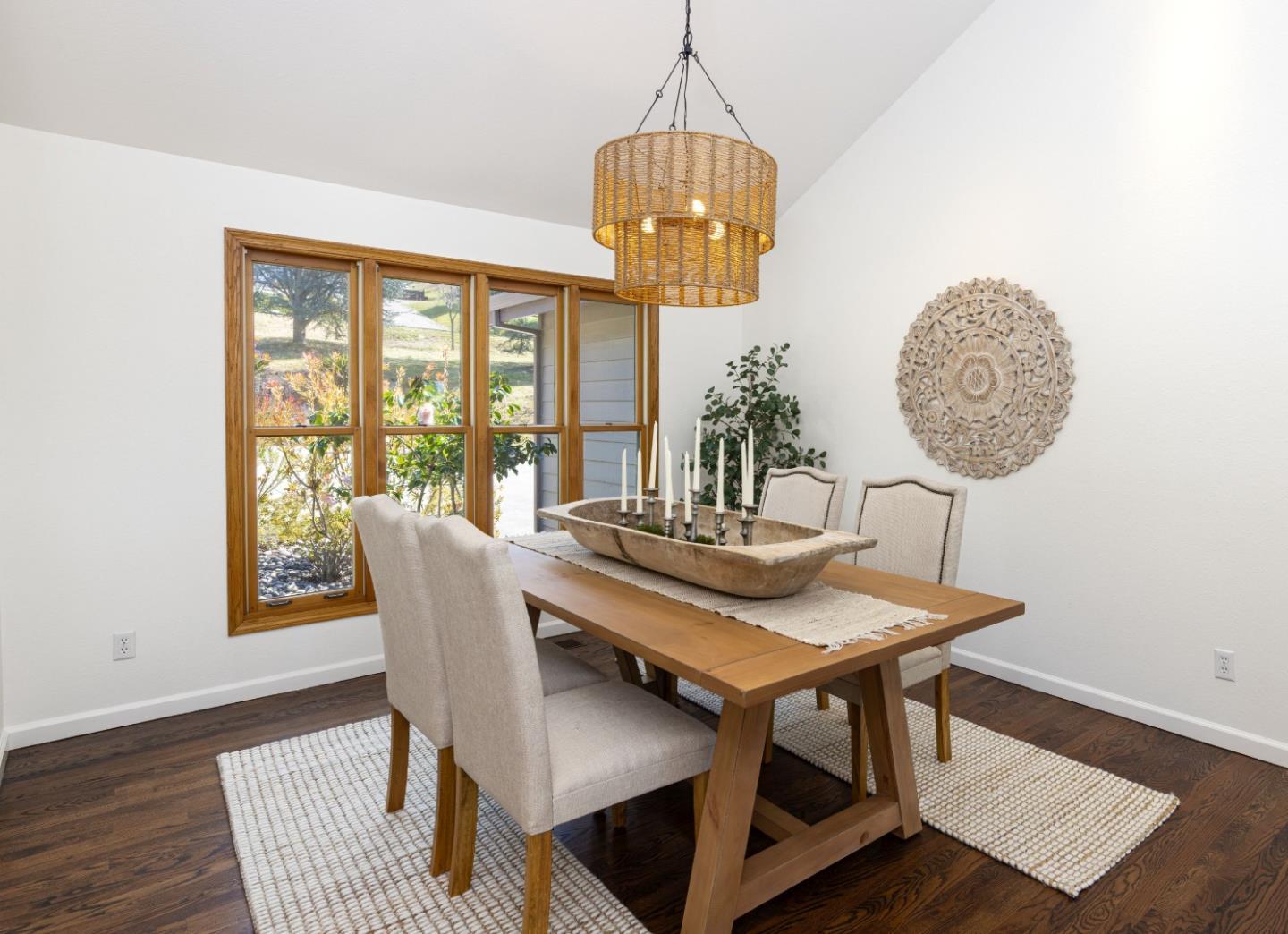 Detail Gallery Image 9 of 53 For 573 Meadow Rd, Aptos,  CA 95003 - 4 Beds | 3/1 Baths