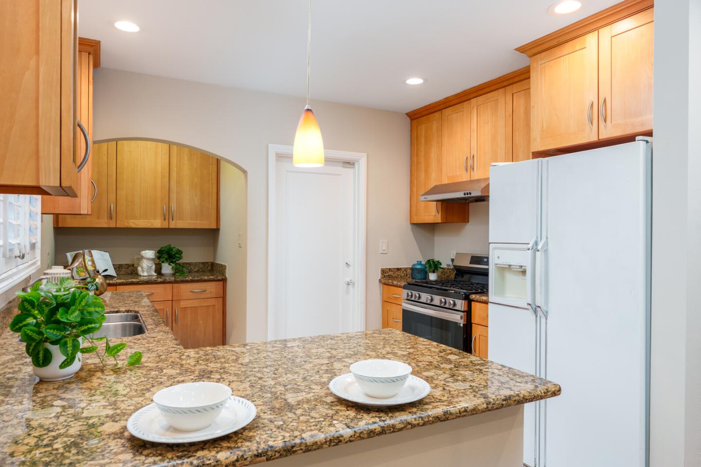 Detail Gallery Image 11 of 28 For 920 Masson Ave, San Bruno,  CA 94066 - 3 Beds | 1 Baths