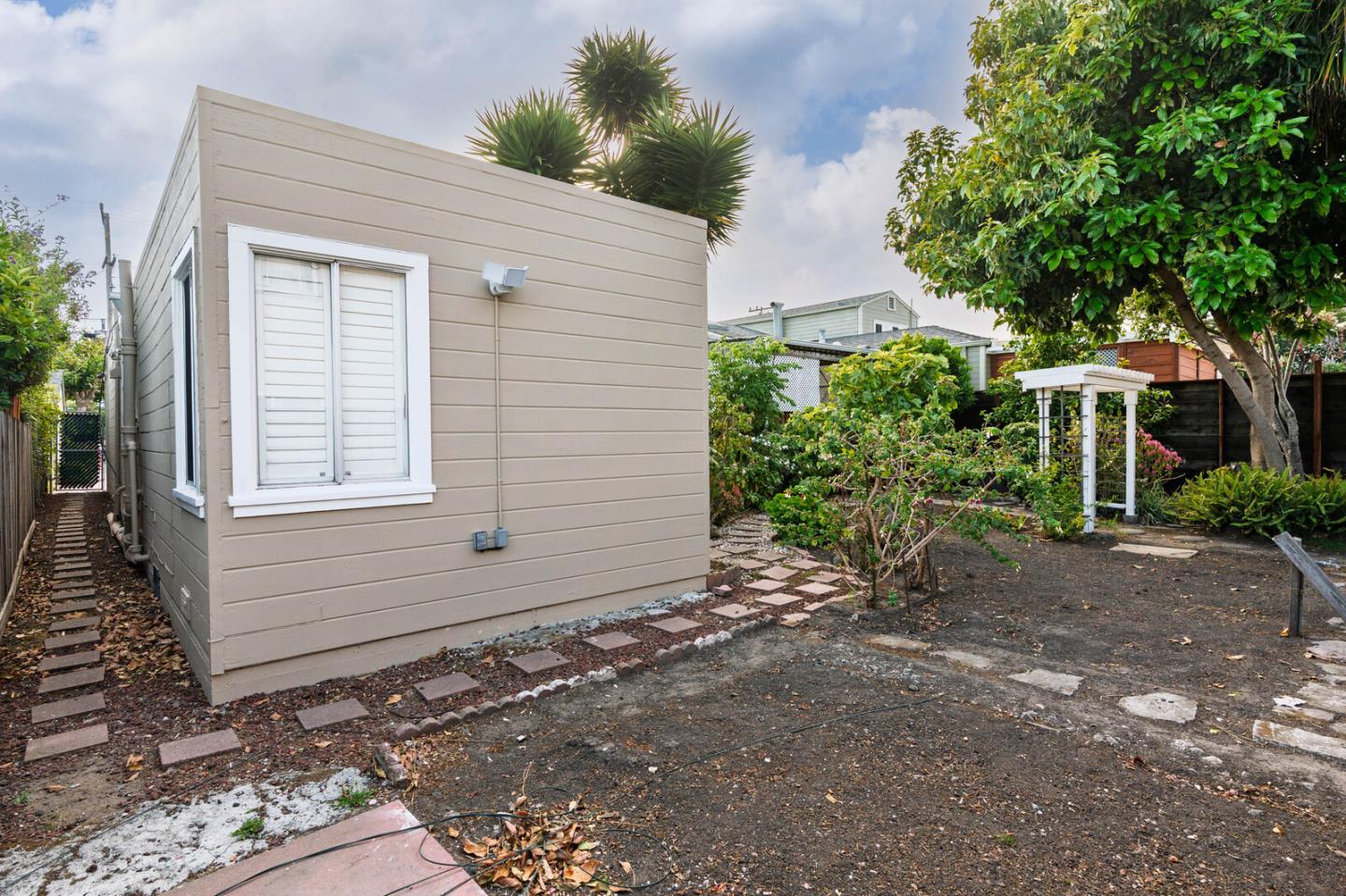 Detail Gallery Image 25 of 28 For 920 Masson Ave, San Bruno,  CA 94066 - 3 Beds | 1 Baths